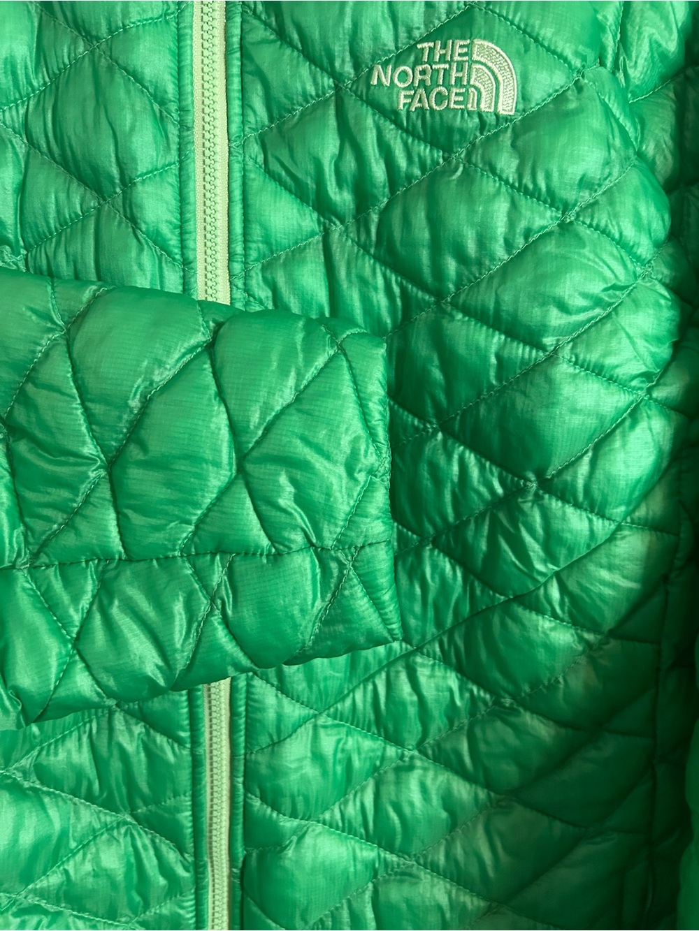 The north Face thermoball quilted jacket - Picture 3 of 8